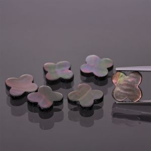 Trèfle en nacre noire 10x10 MM