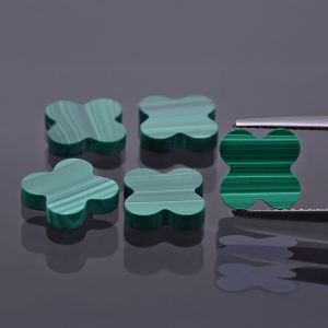 Trèfle en malachite 12x12 MM