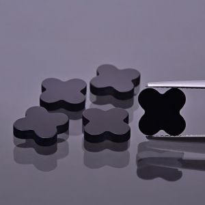 Trèfle en onyx 12x12 MM