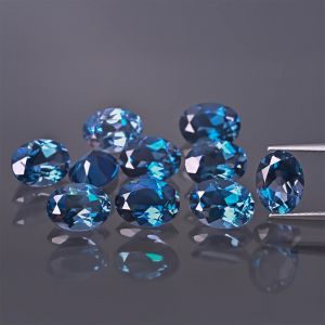 Pierre ovale, cône - Topaze London Blue 7x5 MM