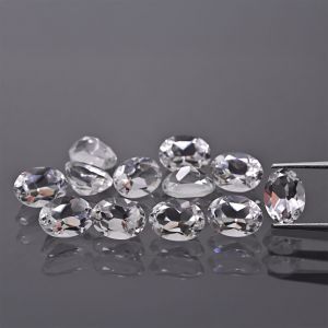 Pierre ovale, cône - Topaze Blanche 6x4 MM