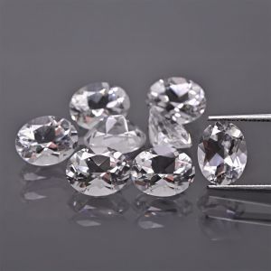 Pierre ovale, cône - Topaze Blanche 8x6 MM