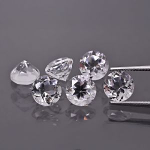 Pierre ronde, taille conique - Topaze blanche 6 MM