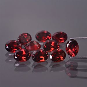Pierre ovale, taille conique - Grenat 7x5 MM